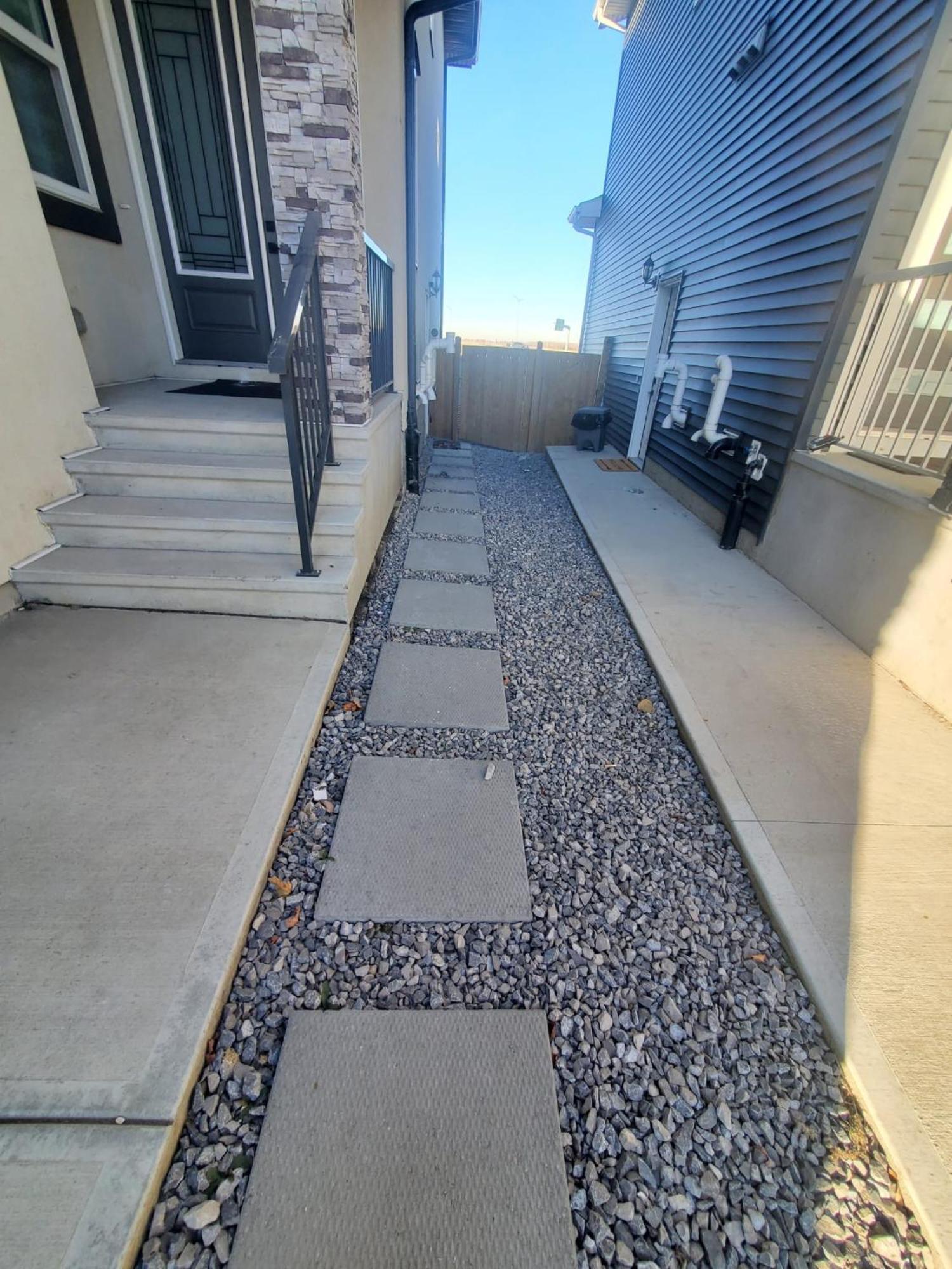 Apartment Family-friendly, Netflix, Cozy Comfy 2 Bed Basement Suite,sleeps 5 *